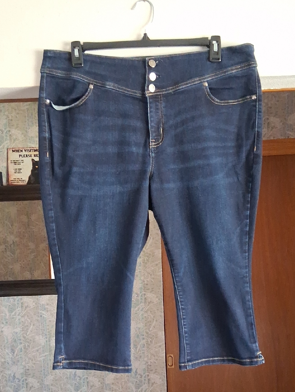 Size 20 High Rise Cropped Stretch Denim Jeans EE103